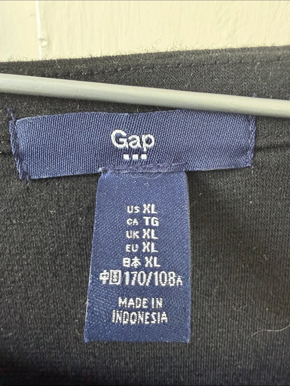 GAP sz XL Black and White Striped Women's - Picture 2 of 3